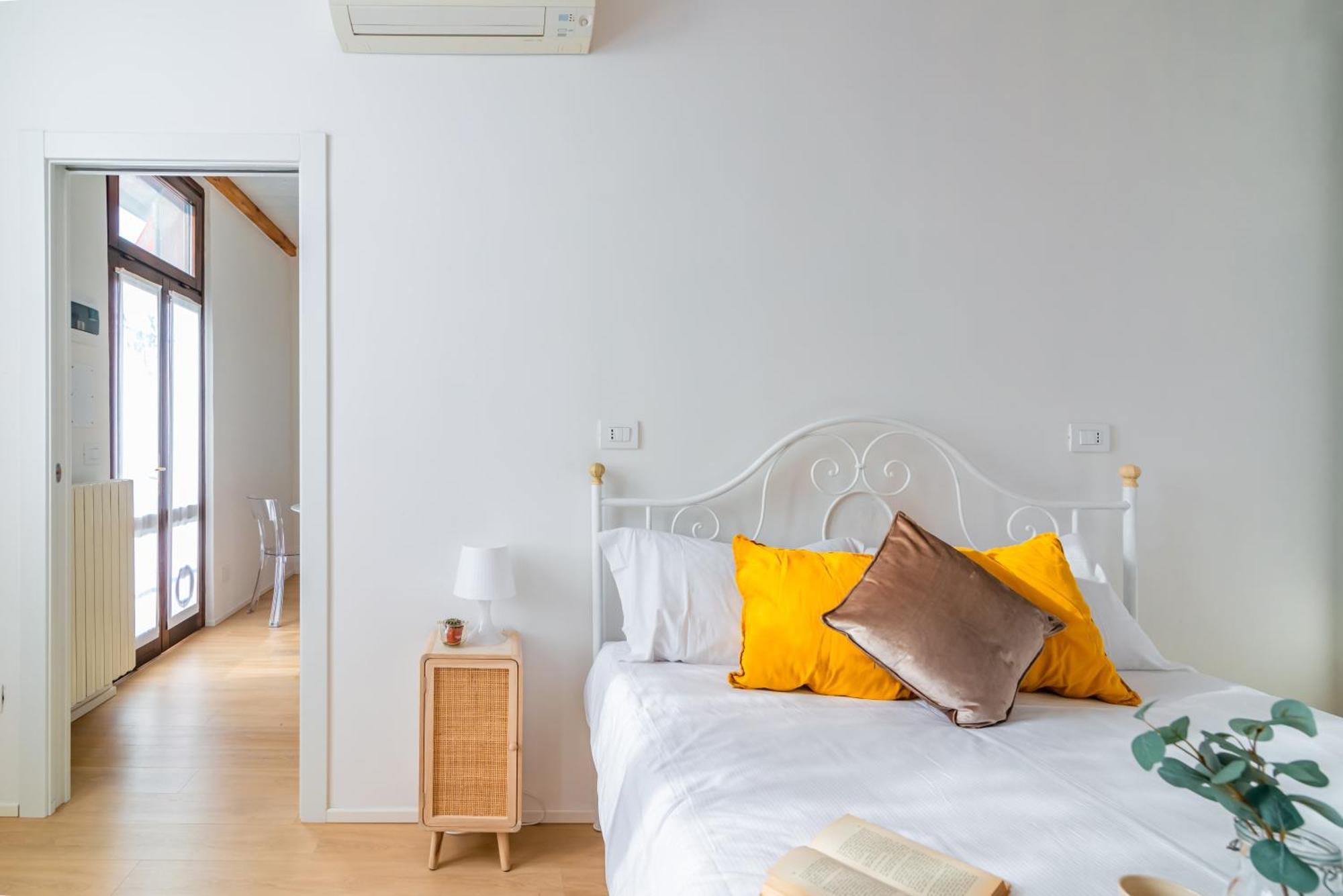 La Corte 48 - Pavia City - By Host4U المظهر الخارجي الصورة